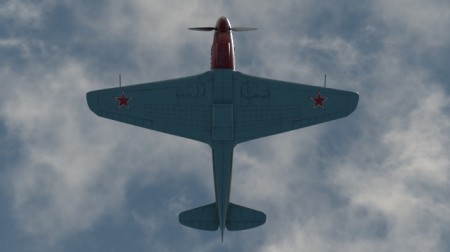 Yak-9下面